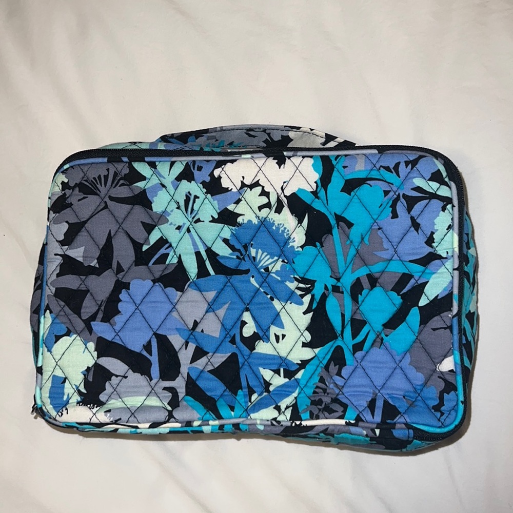 pre-loved Vera Bradley Toiletry bag